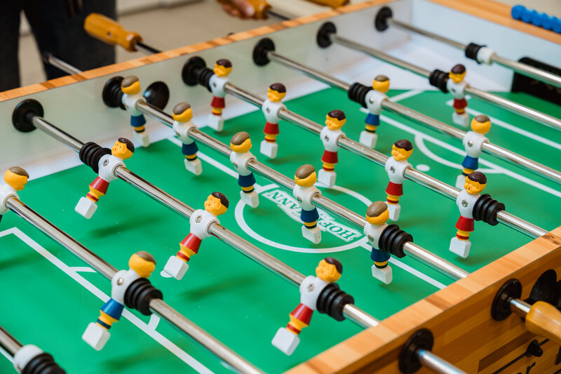 Eine Tischfußball Anlage im Gemeinschaftsraum der International Student Residence der FH Kufstein Tirol. | © FH Kufstein Tirol