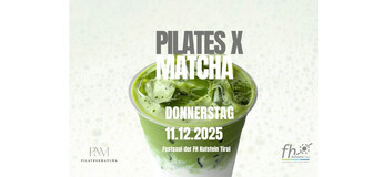 Schäumender Matcha-Becher mit grauem Schriftzug