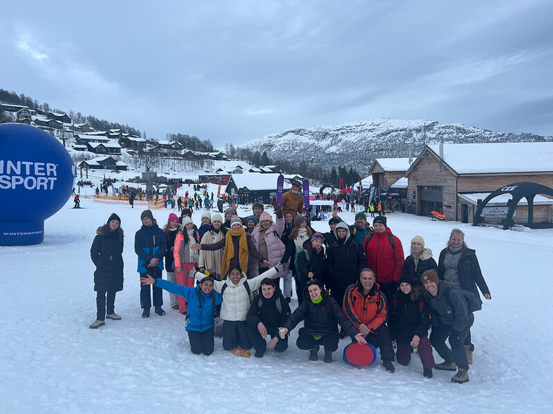 Gruppenfoto von Teilnehmer:innen des Blended Intensive Programs während eines Staff Exchange in Norwegen.