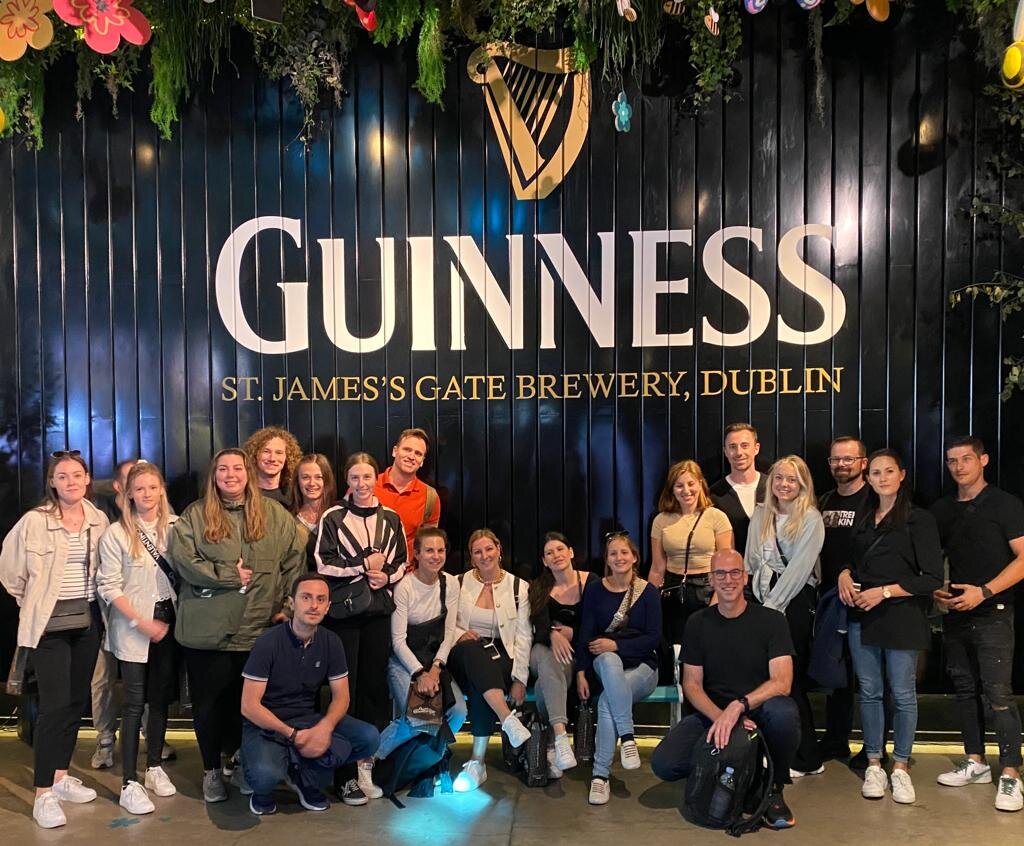 Students, accompanied by program director Peter Dietrich, visited the Guinness Storehouse during their study trip to Dublin. | © FH Kufstein Tirol 
