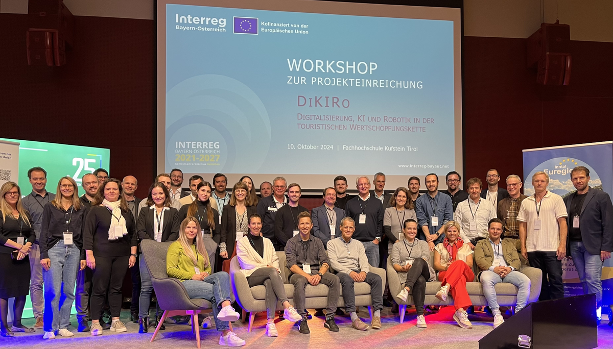 Teilnehmende des Workshops im Festsaal | © FH Kufstein Tirol