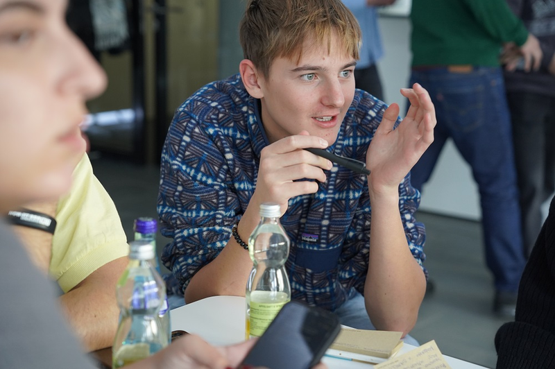 Student direkt abgebildet als er spricht | © FH Kufstein Tirol