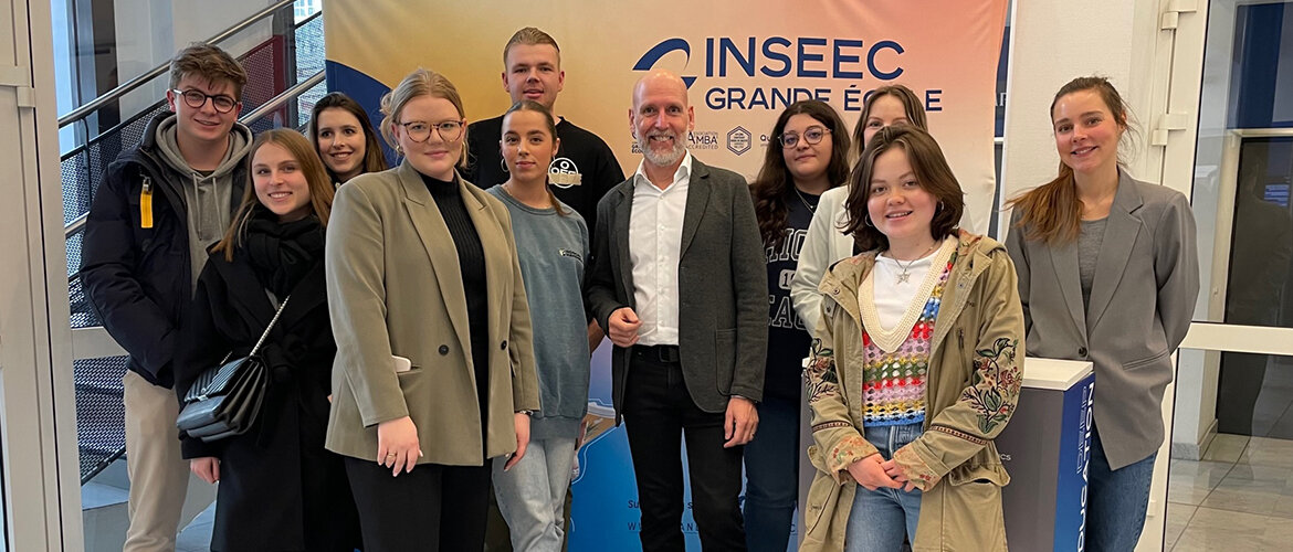 FH-Lektor Dr. Bernd Wollmann beim akademischen Austausch an der INSEEC Grand École in Paris und Lyon.