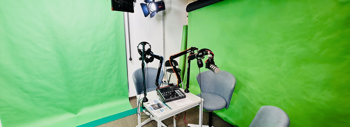 Media Lab Contentbild | © FH Kufstein Tirol ki-adaptiert Podcast Station | © FH Kufstein Tirol ki-adaptiert