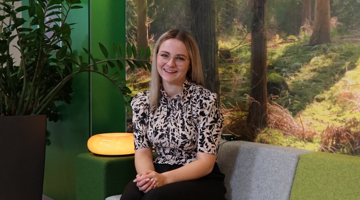 Student-Influencerin und MKM-Studentin Theresa Meißl beim Gespräch für Stories behind Students in der Kubi.  | © FH Kufstein Tirol