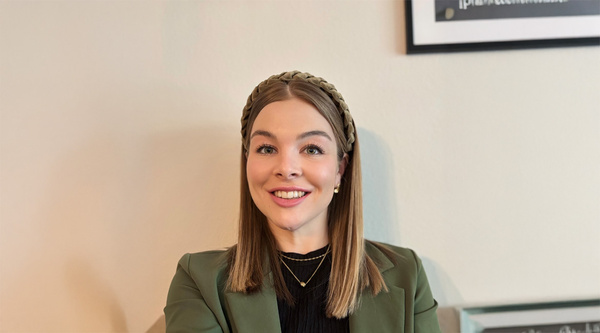 Porträtbild von Christina Hinz.  | © privat.ki-adaptiert