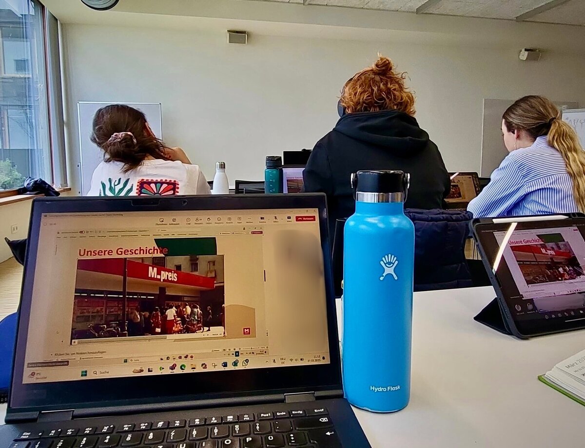 laptop mit Bildschirm MPreis  | © FH Kufstein Tirol