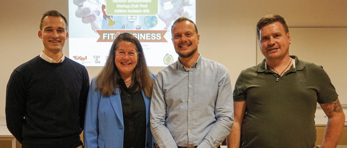 Finalist:innen der Tiroler Innovationswoche präsentieren sich bei einer Veranstaltung in Kufstein.