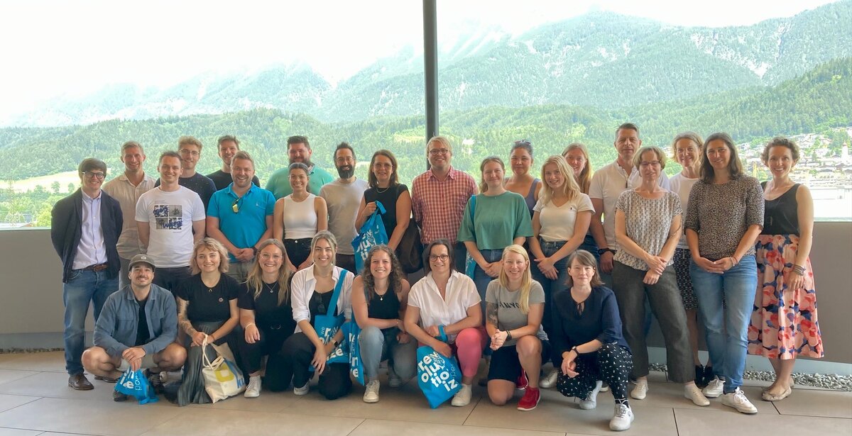 Studierende der FH Kufstein in der Papierfabrik Wattens-