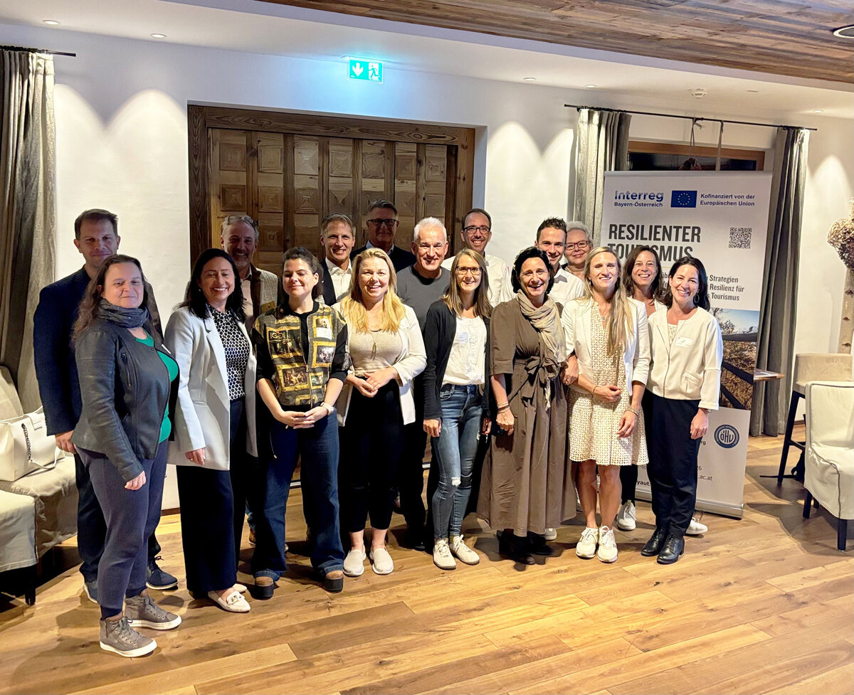 Gruppenfoto der Teilnehmer:innen