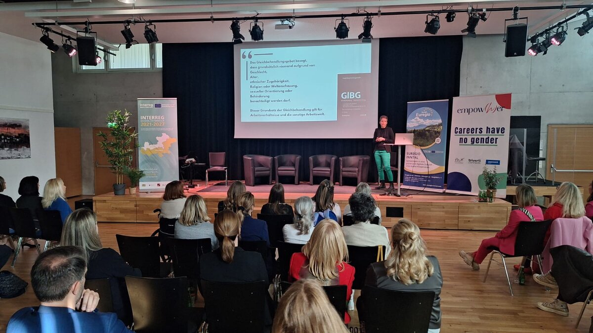 Prof. (FH) Dr. Kristina Kampfer spricht im novum in Kufstein. 