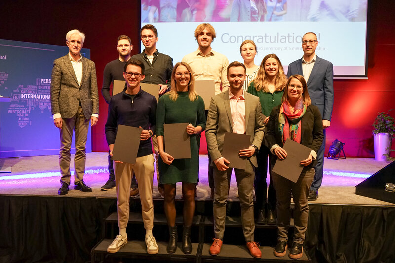 Gruppenbild ERP/SPS/WING-Studierende anlässlich der Verleihung der Leistungsstipendien an der FH Kufstein Tirol.