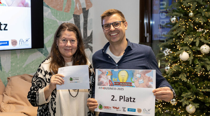 Alexander Zimmerer, Zweitplatzierter des fit4business Ideenwettbewerbs, mit Prof. Dipl.-Kfm. Karin Steiner.