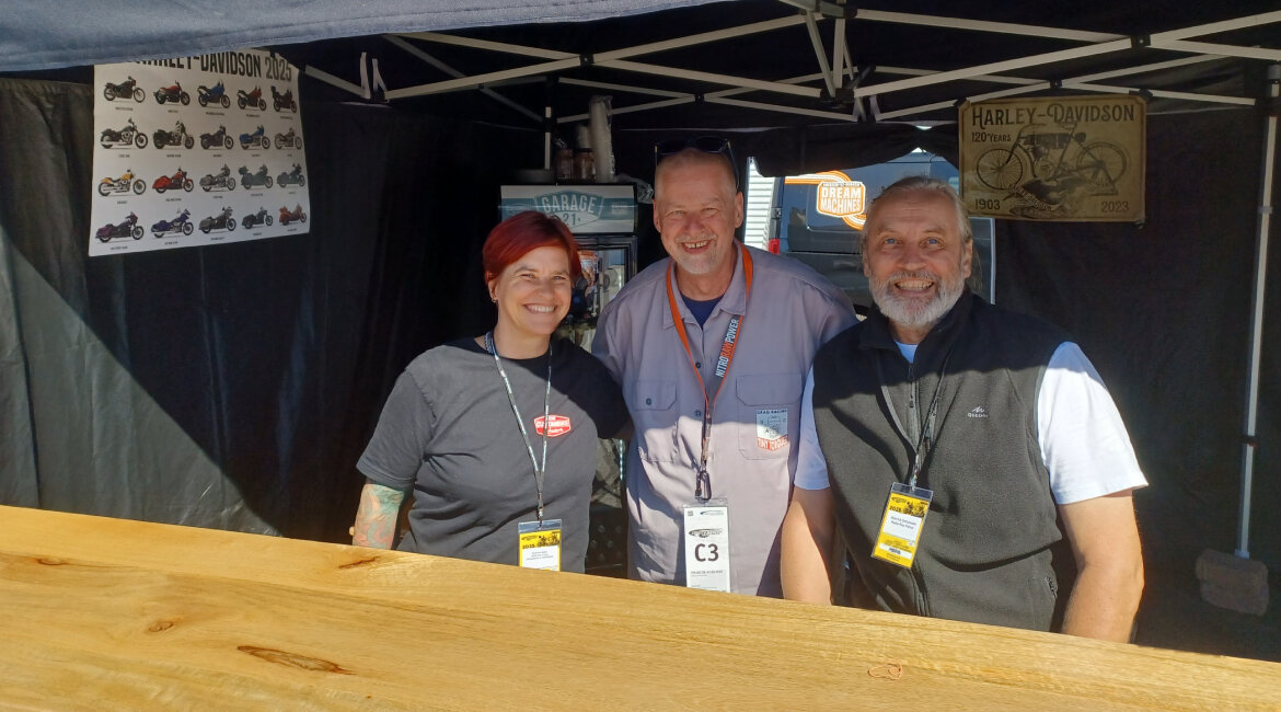 Katharina Weber (Chefredakteurin, Custombike Magazin), Prof. (FH) Dr. Christian Schmid und Dr. Heinz Christmann (Redakteur und ehemaliger Chefredakteur, Dreammachine Magazin) bei der NitrolympX (v.l.n.r.)