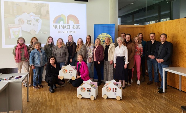Bei der Pressekonferenz nahmen alle Projektbeteiligten teil, um den Erfolg zu feiern. | © FH Kufstein Tirol