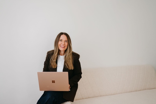 Julia Sturm, Inhaberin der Agentur Digital You, hält Gastvortrag in der Lehrveranstaltung Online-Marketing | © privat