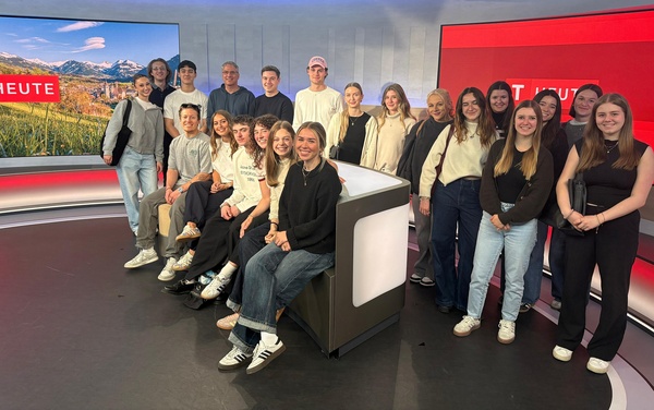 Die Studierenden im Fernsehstudio beim ORF Tirol | © FH Kufstein Tirol