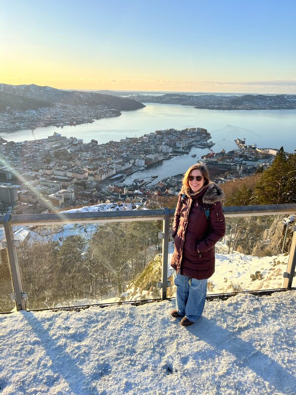 Porträt von Mag. Manuela Osterauer während eines Staff Exchange in Norwegen.