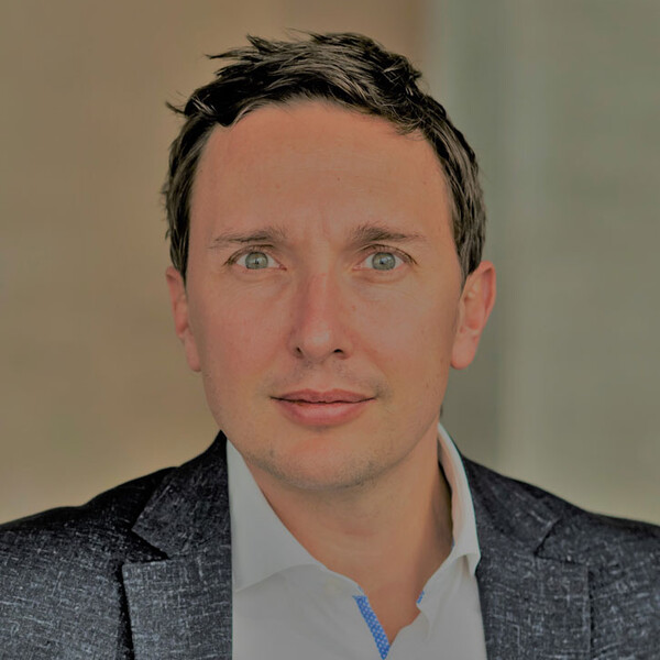 Philipp Gamper, Lehrender im Studiengang Sport-, Kultur- & Veranstaltungsmanagement | © FH Kufstein Tirol