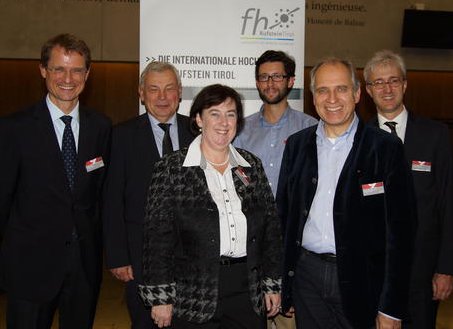 Die Vortragenden des 6. PQM Dialogs: von links nach rechts: Uwe Metzger, Dr. Bernd Britzke, Marion Hintzen, Thomas Janvier, Werner Tiki Küstenmacher, Dr. Martin Adam