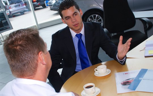 Ausbildung zum Automobile Manager überzeugt die Fachbranche