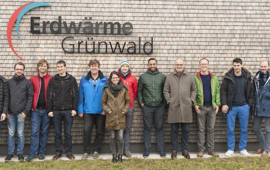 Die Master-Studierenden der FH Kufstein Tirol/Energiewirtschaft besichtigten auf ihrer Exkursion auch die Erdwärme Grünwald.