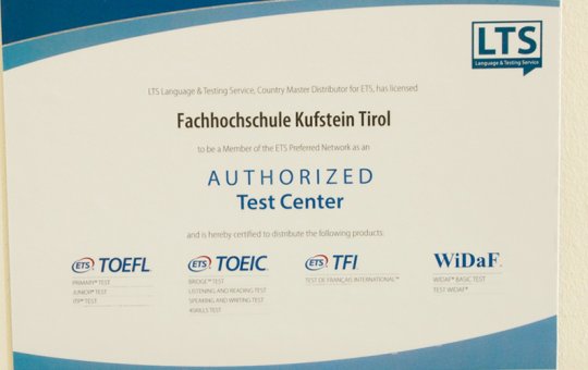 Die FH Kufstein Tirol ist eines der wenigen autorisierten Testzentren in Österreich für zertifizierte Sprachnachweise.