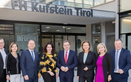 FH Kufstein Tirol begrüßte die Tiroler Landesregierung zu ihrer Neujahrs-Klausur an der Hochschule.