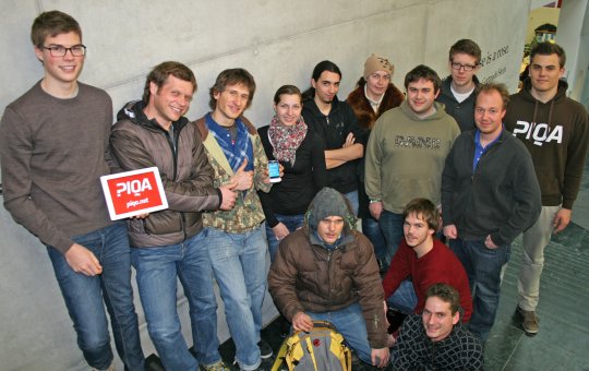 Der Studiengang WEB10 drittes Semester mit Lektor Thomas Hoheisel, MA (2. von rechts)