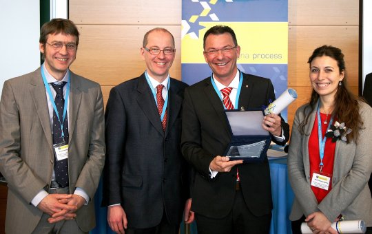(v.l.) Ernst Gesslbauer, Generalsekretär Friedrich Faulhammer, FH-Geschäftsführer Thomas Madritsch und  Mireia Fàbrega Iglesias.