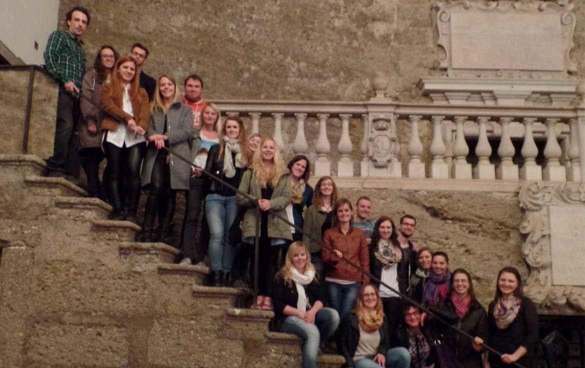 Die Studierendengruppe bei der Exkursion im Salzburger Festspielhaus; Foto: Martina Egger