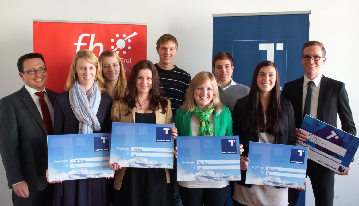 Die Best Brains der FH Kufstein mit Sponsor Pohl der Hypo Tirol Bank (ganz links)