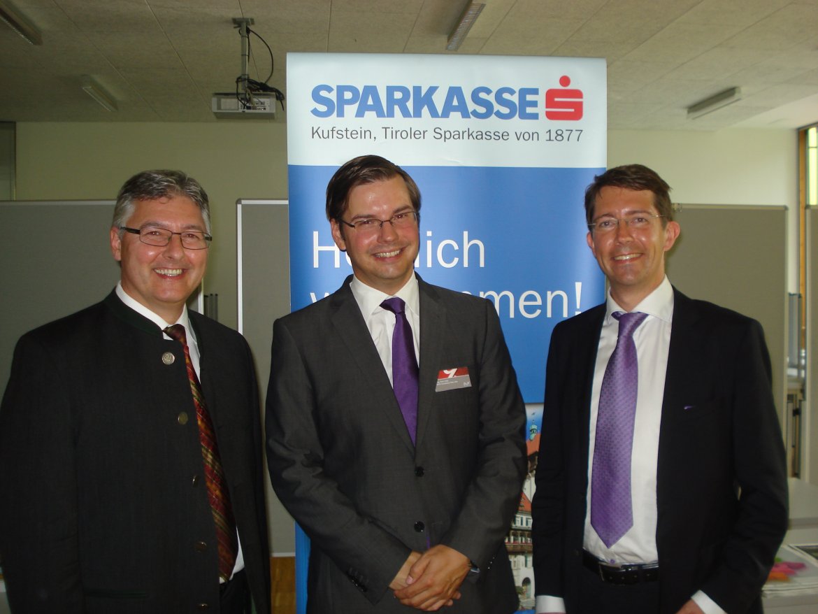 v. l.: Alois Loder (Sparkasse Kufstein), Peter Karl (ERSTE Immobilien KAG) und Michael Trübestein (FH Kufstein)