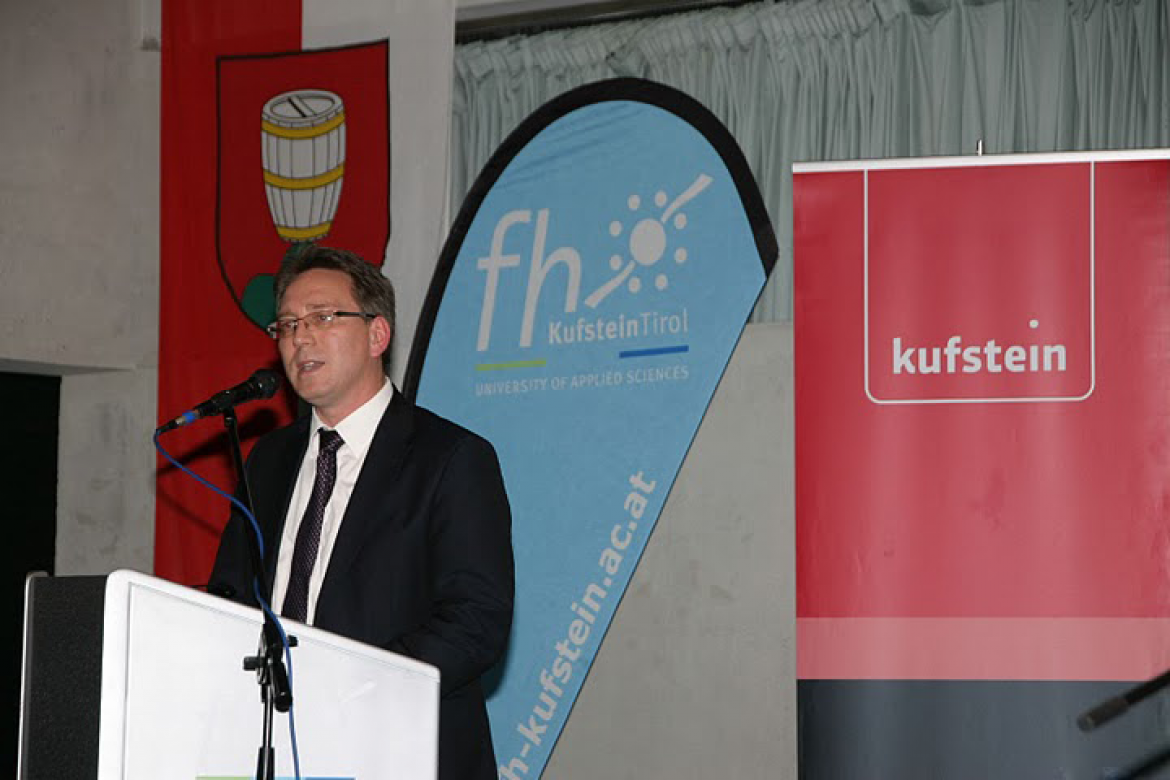 Bürgermeister Mag. Krumschnabel eröffnet die Kick-off Veranstaltung der 3rd Kufstein Winter School