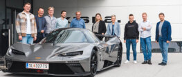 The participants of the International Business School's General Management MBA programme with a focus on automotive at the Salzburg design studio KISKA, one of Europe's leading product and communication designers with a focus on mobility. Here with the KTM X-BOW GT-XR 2023 - an ultimate performance car.