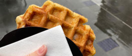 Waffles are a symbol of Belgian hospitality and are enjoyed all over the world. Nina is also enjoying the traditional pastry during her current stay abroad in Kortrijk.
